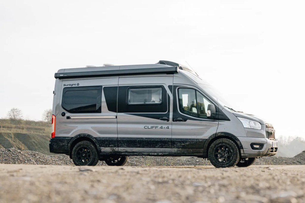 Ford Transit Sunlight Cliff 4x4